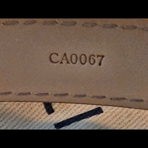 EUC LV Script Women's Belt. - Picture 4 of 6